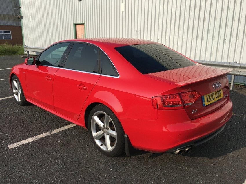 AUDI A4 2.0 TDi 143 S-Line Start Stop. 2010