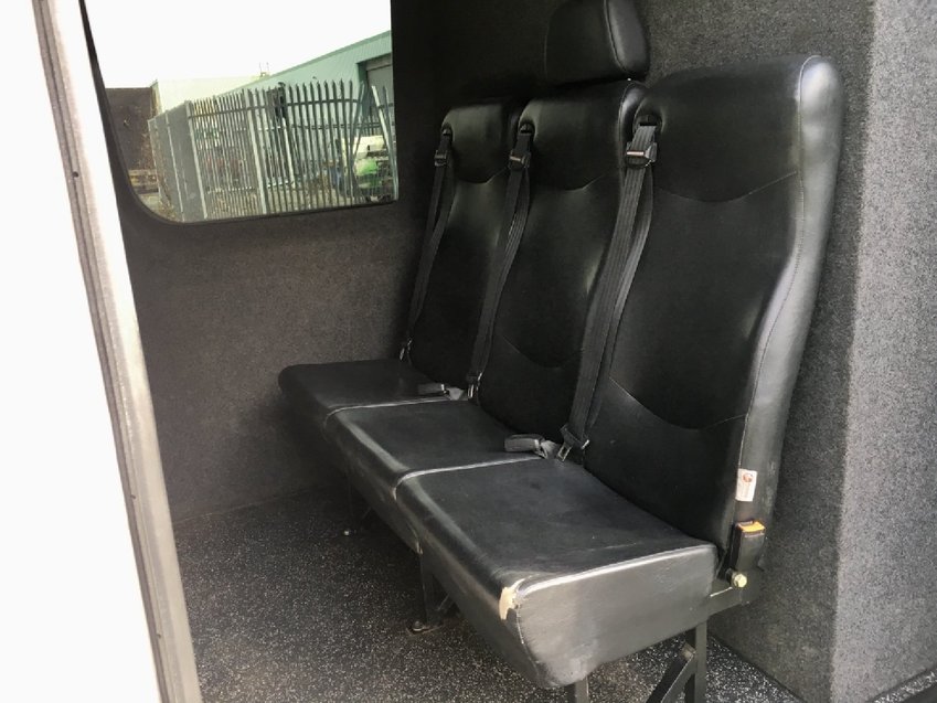 VOLKSWAGEN CRAFTER TDi 136 LWB Crew Van 2015