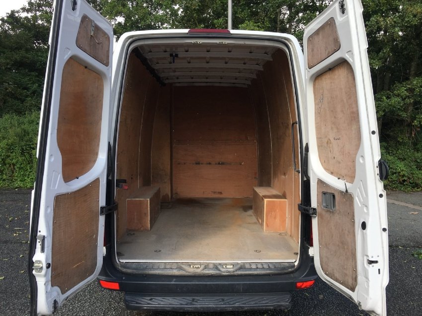 VOLKSWAGEN CRAFTER TDi 136 LWB Crew Van 2015