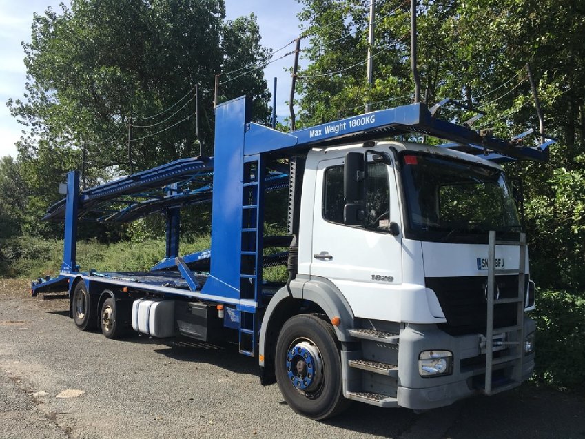 MERCEDES-BENZ AXOR 1828 + 7 Car Transporter.  Belle body.  2005