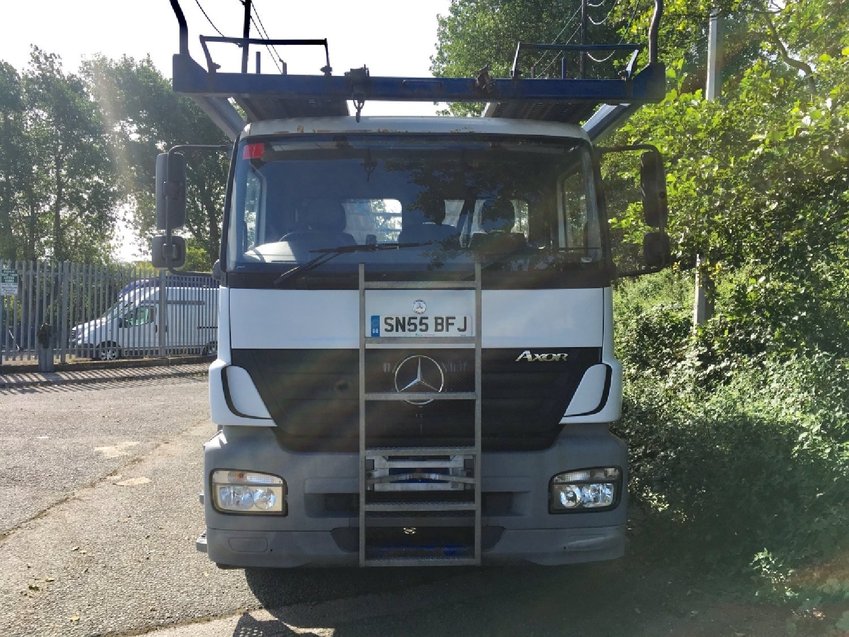 MERCEDES-BENZ AXOR 1828 + 7 Car Transporter.  Belle body.  2005