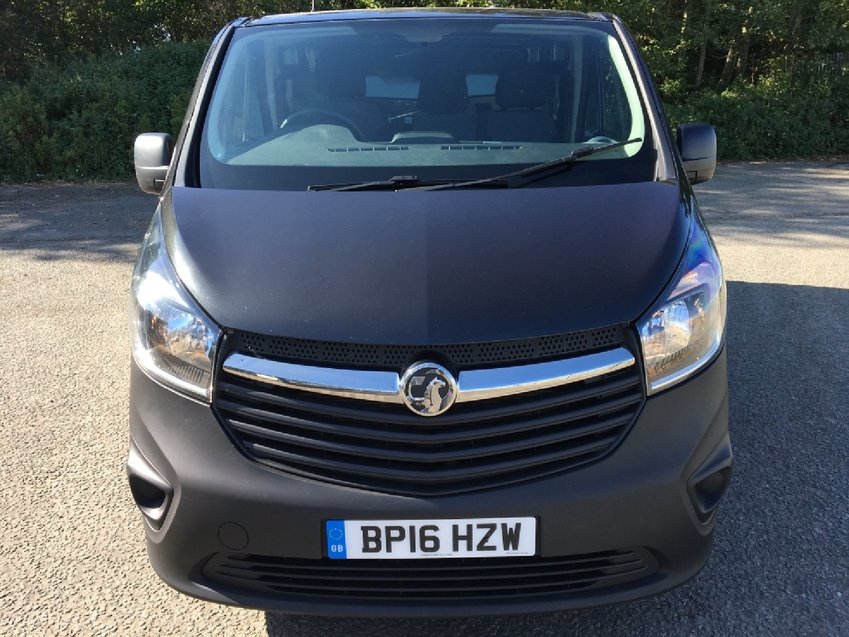 VAUXHALL VIVARO 1.6CDTi. 120PS BiTurbo ecoFLEX. AIR CON. Black Diesel Van 87k  2016