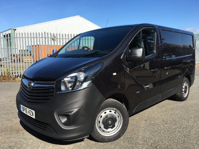 VAUXHALL VIVARO 1.6CDTi. 120PS BiTurbo ecoFLEX. AIR CON. Black Diesel Van 87k  2016