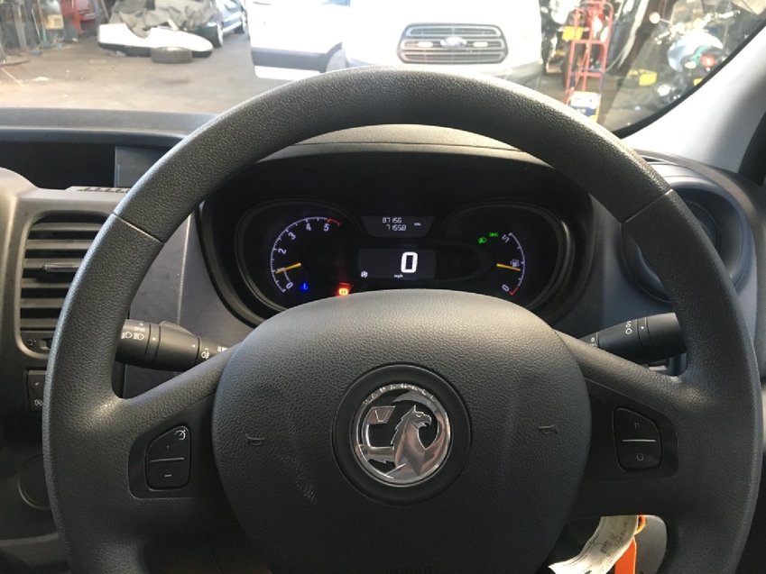 VAUXHALL VIVARO 1.6CDTi. 120PS BiTurbo ecoFLEX. AIR CON. Black Diesel Van 87k  2016