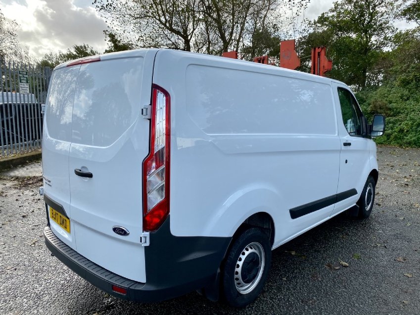 FORD TRANSIT CUSTOM TDCi 105 L1H1 SWB  290 2017