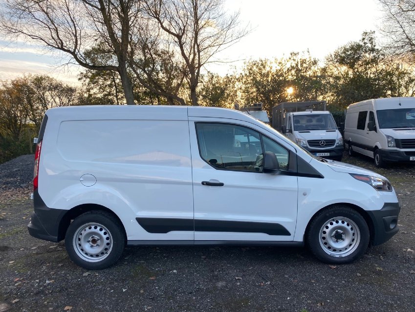 FORD TRANSIT CONNECT 1.5 TDCi 200. 100BHP AIRCON. PARKING SENSORS. DAB. EURO 6. 42k 2016