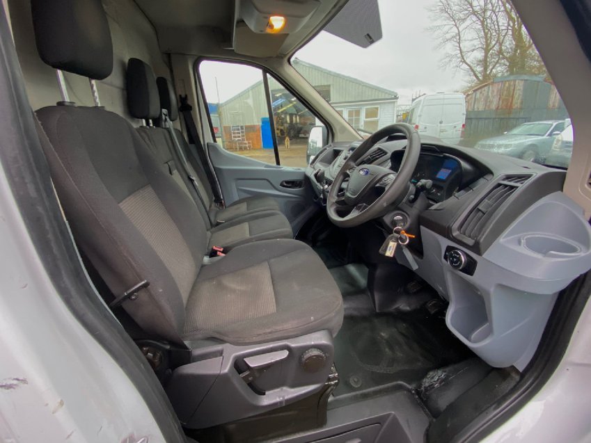 FORD TRANSIT TDCi 125 L3H3 Glass Carrier Van . FSH .  LWB Hi Roof Van.  2015