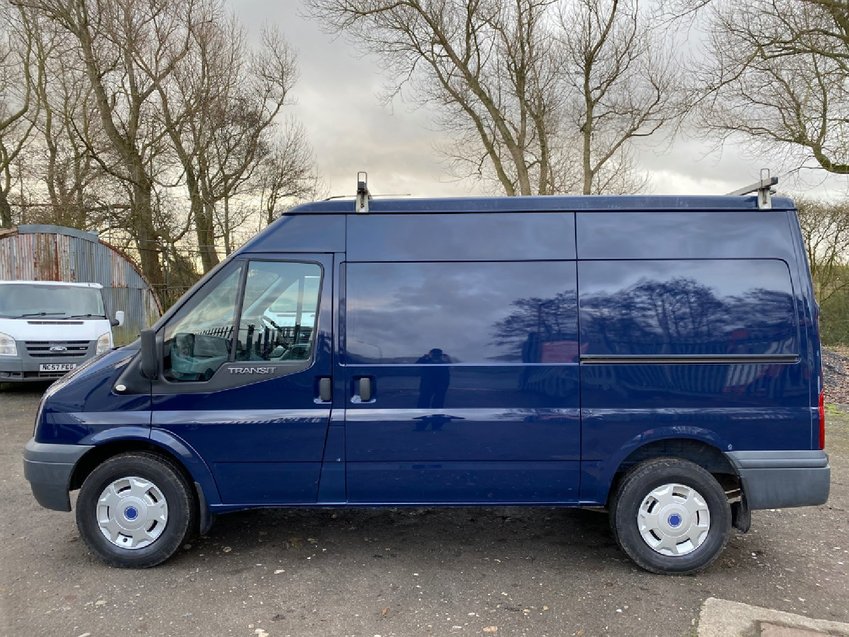 FORD TRANSIT 2.2 TDCi 115 MWB 330 + AIR CON. NO VAT 2011