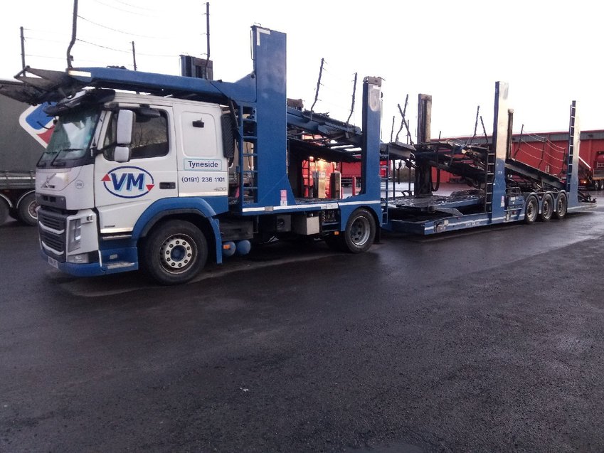 VOLVO FM  420 With Transporter Engineering EVO 4 Car Transporter. 2014