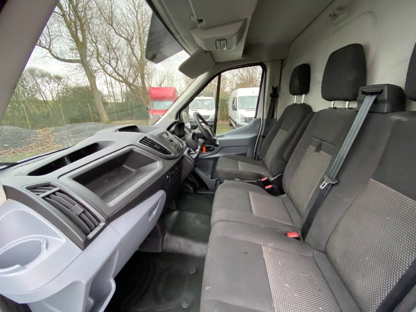 FORD TRANSIT TDCi 125 L3H3 LWB GLASS CARRIER VAN.  2015