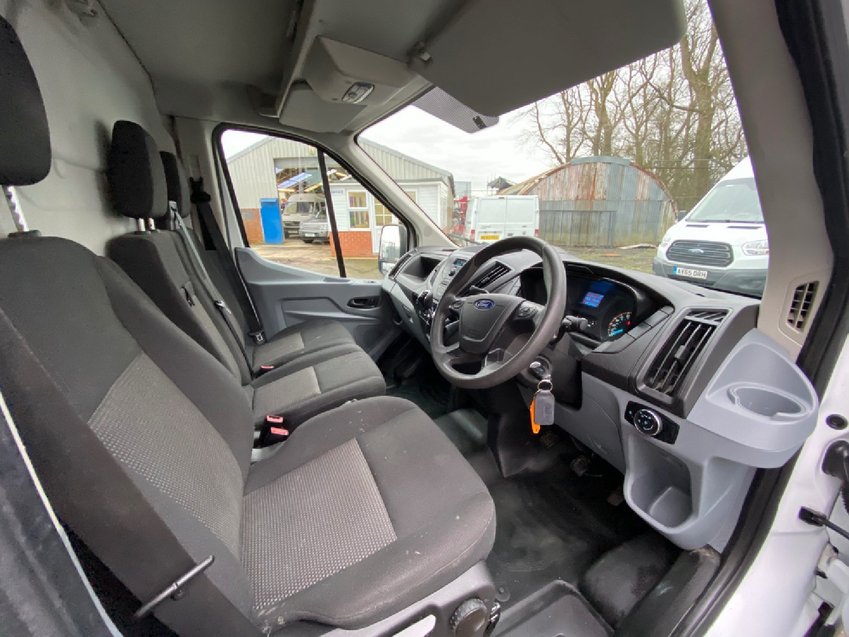 FORD TRANSIT TDCi 125 L3H3 LWB GLASS CARRIER VAN.  2015