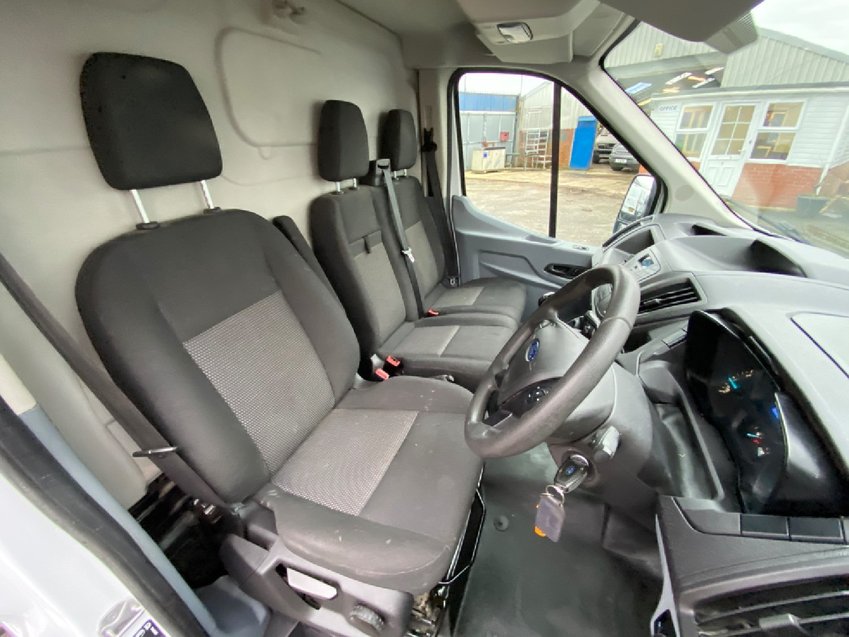 FORD TRANSIT TDCi 125 L3H3 LWB GLASS CARRIER VAN.  2015