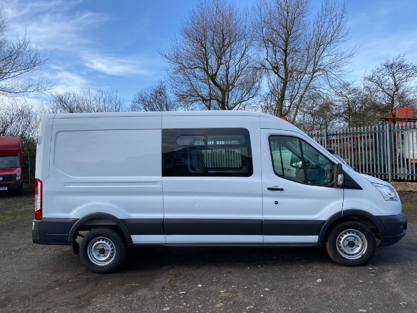 FORD TRANSIT MK8 2.2 TDCi. 9 Seat Crew van. AIRCON. 64k 1 Owner 2016