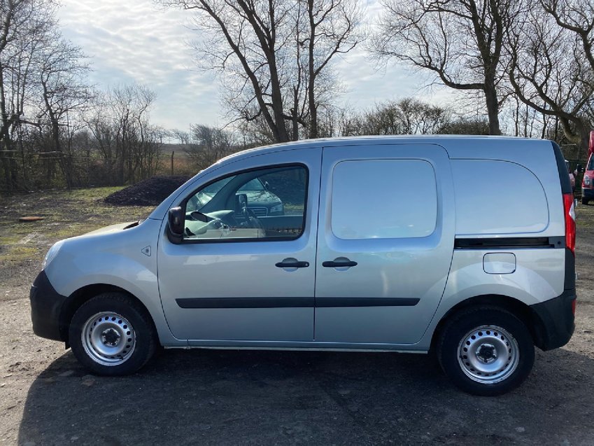 RENAULT KANGOO dCi 90 ML 20 with AIRCON. 66k NO VAT 2013