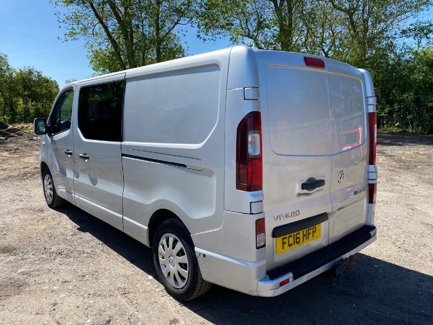 VAUXHALL VIVARO  1.6CDTi BiTurbo Sportive 2900. 6 Seat Crew Van LWB NO VAT. 2016