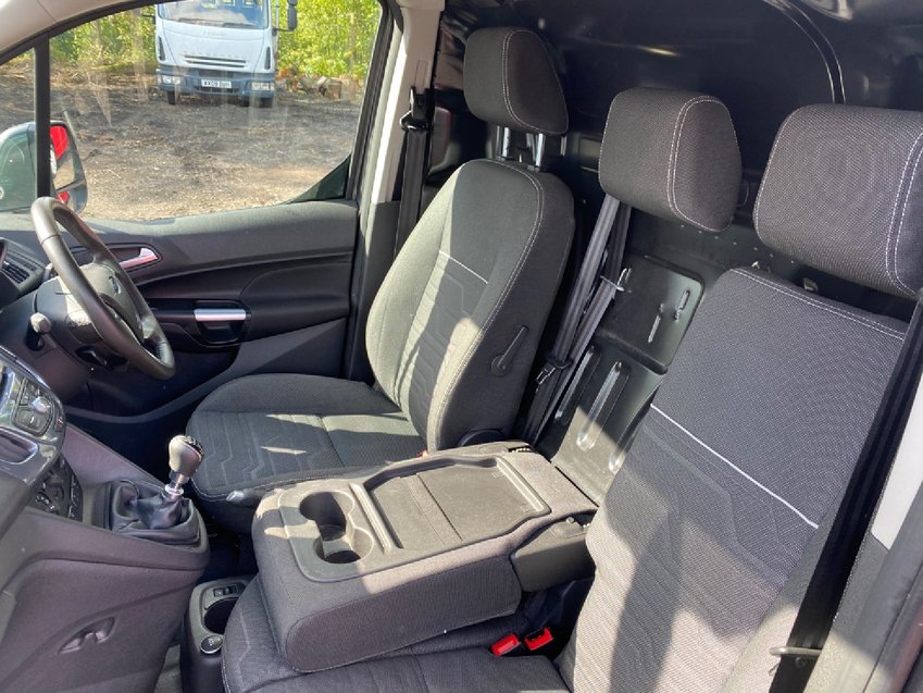 FORD TRANSIT CONNECT 1.5 TDCi 120  200 Limited Metallic Grey.  2018