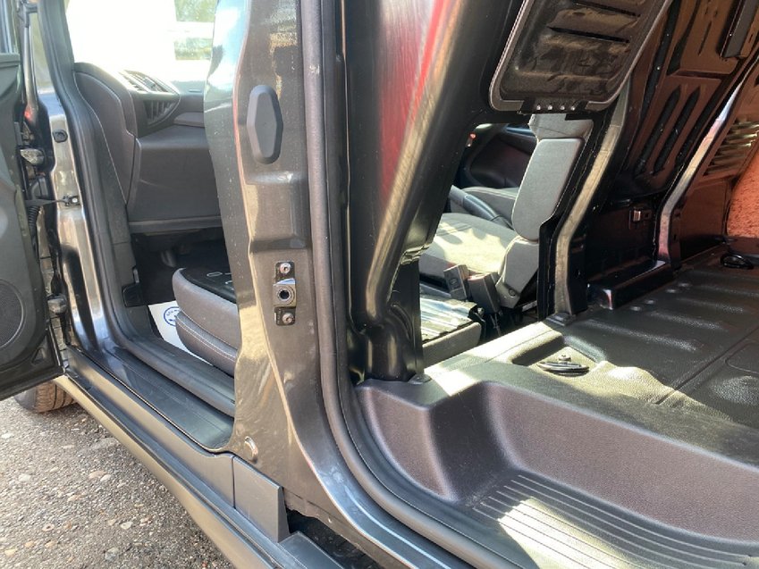 FORD TRANSIT CONNECT 1.5 TDCi 120  200 Limited Metallic Grey.  2018