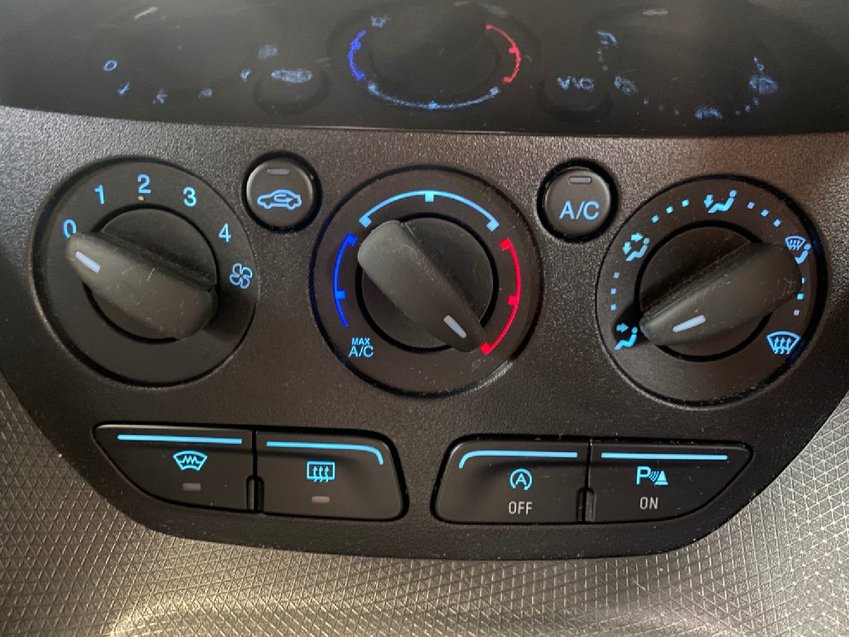 FORD TRANSIT CONNECT 1.5 TDCi 120  200 Limited Metallic Grey.  2018
