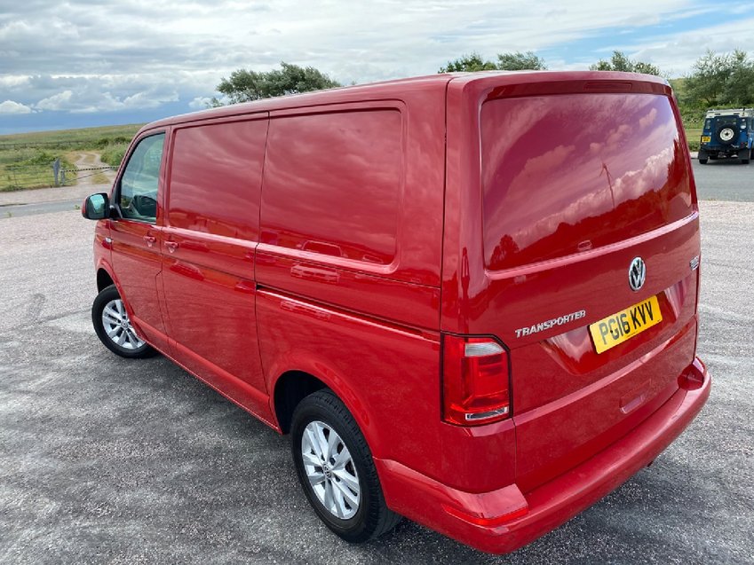 VOLKSWAGEN TRANSPORTER T6 HIGHLINE BLUEMOTION T28 102  2016