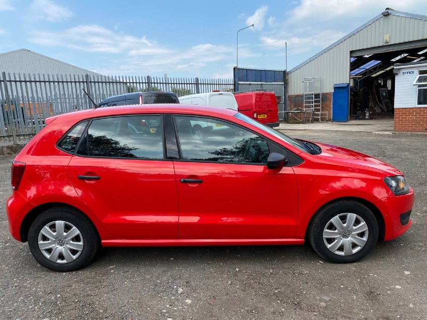 VOLKSWAGEN POLO 60 S 5 Door.  2010