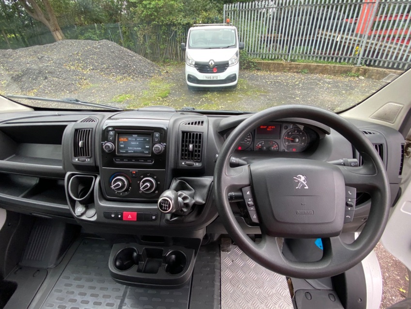 PEUGEOT BOXER BLUE HDI 335 L3H2 PROFESSIONAL EURO 6 SATNAV. AIRCON. CRUISE. DAB. 2016