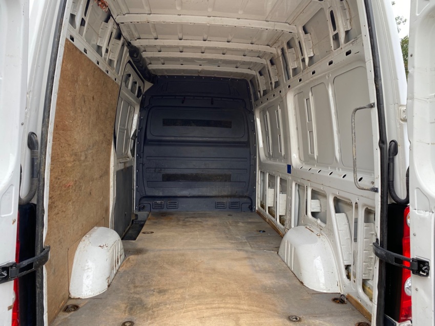 VOLKSWAGEN CRAFTER CR35 TDI MWB High Roof Panel Van. 2016