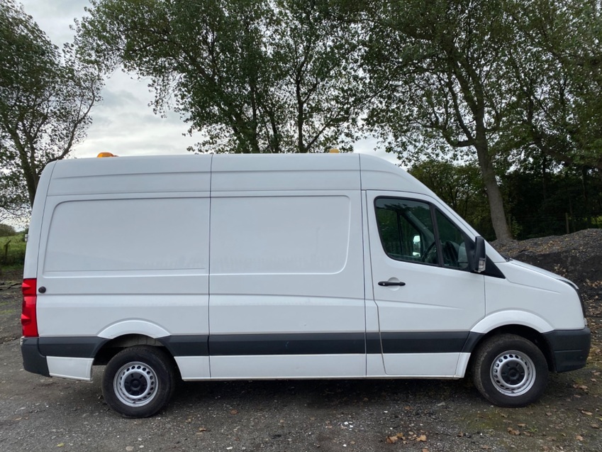 VOLKSWAGEN CRAFTER CR35 TDI MWB High Roof Panel Van. 2016