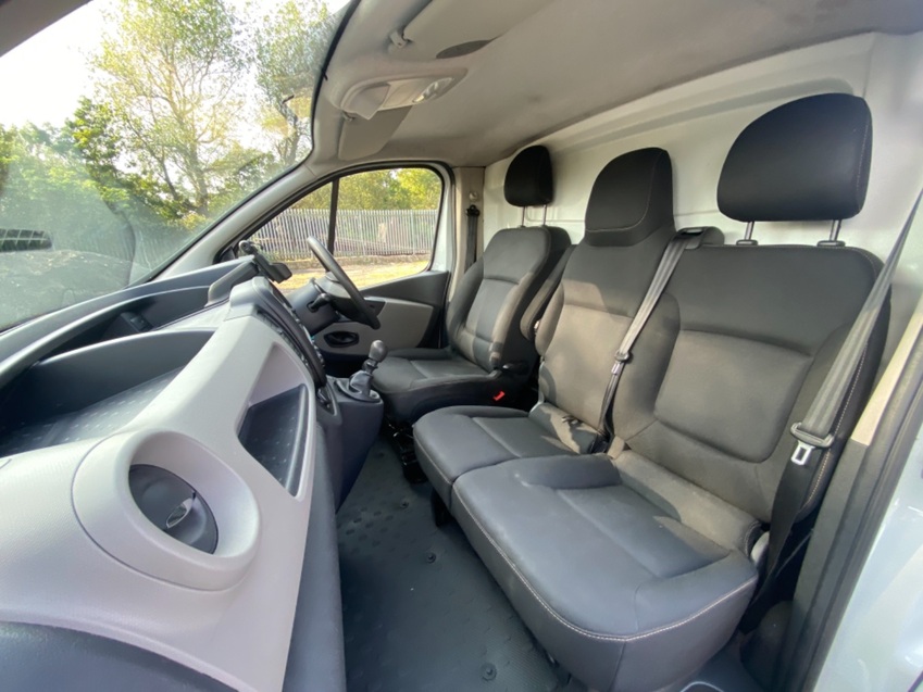 RENAULT TRAFIC SL27 BUSINESS PLUS DCI  37k 2016