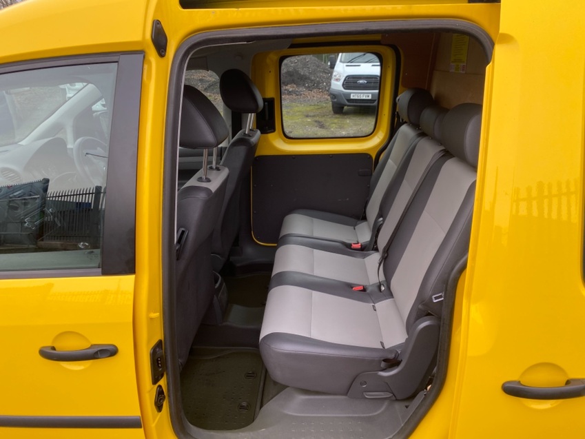 VOLKSWAGEN CADDY MAXI C20 TDI KOMBI 5 Seats. Yellow. 1 Owner. FSH 2015