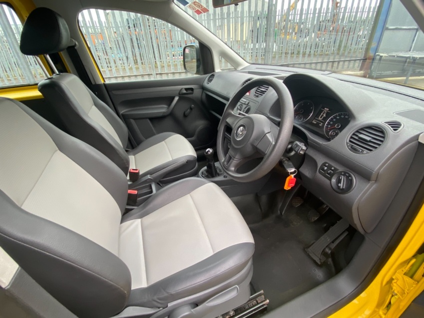 VOLKSWAGEN CADDY MAXI C20 TDI KOMBI 5 Seats. Yellow. 1 Owner. FSH 2015