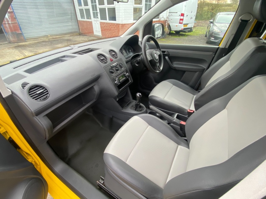 VOLKSWAGEN CADDY MAXI C20 TDI KOMBI 5 Seats. Yellow. 1 Owner. FSH 2015