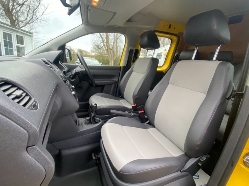 VOLKSWAGEN CADDY MAXI C20 TDI KOMBI 5 Seats. Yellow. 1 Owner. FSH 2015