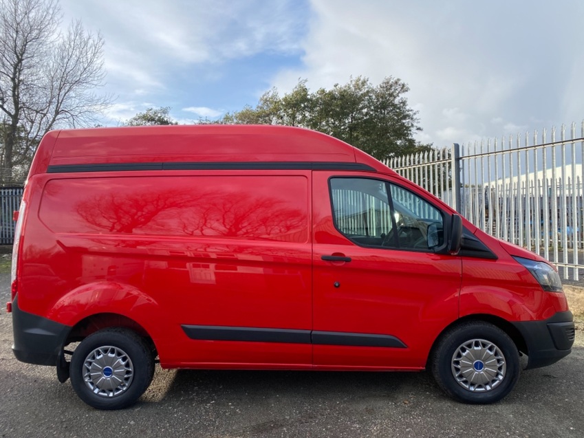 FORD TRANSIT CUSTOM 2.2TDCi 290 L1H2. High roof. Red Diesel Van. 2014