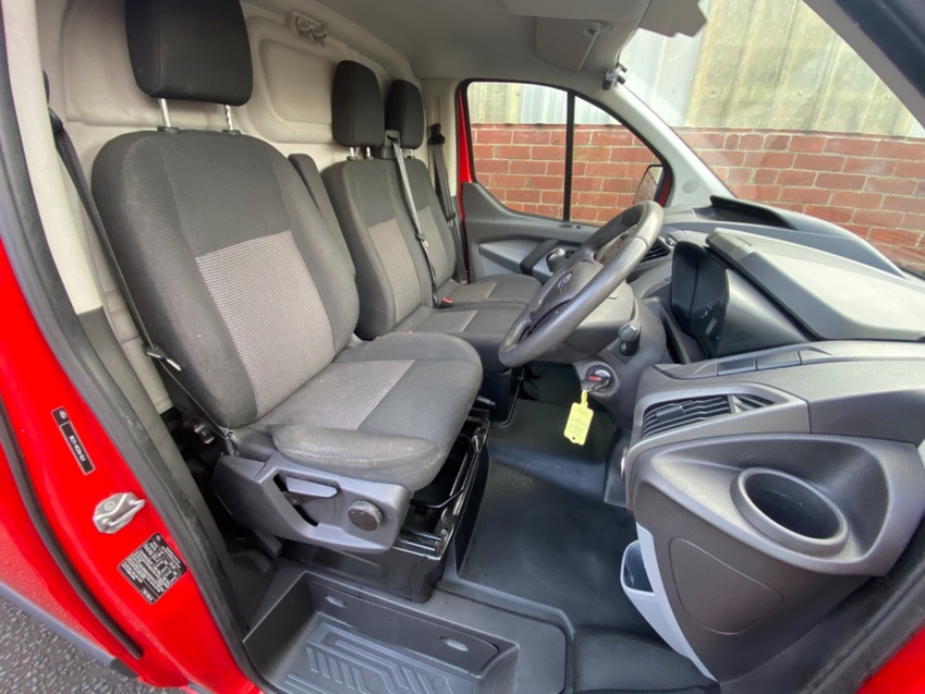 FORD TRANSIT CUSTOM 2.2TDCi 290 L1H2. High roof. Red Diesel Van. 2014