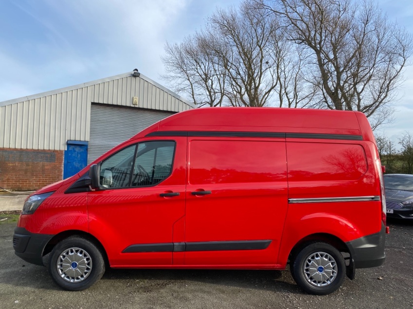 FORD TRANSIT CUSTOM 2.2TDCi 290 L1H2. High roof. Red Diesel Van. 2014