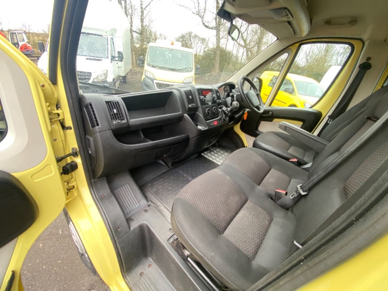 PEUGEOT BOXER Double Cab Dropside Tipper. 42000Miles 2014