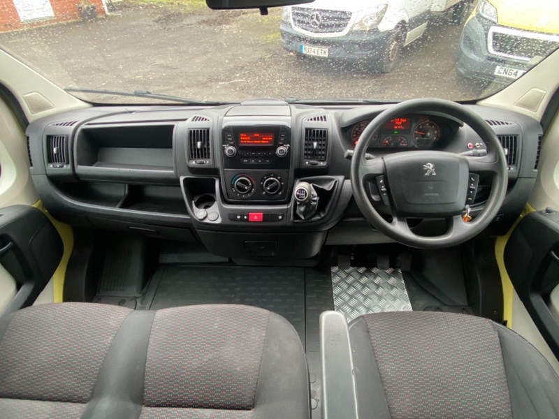 PEUGEOT BOXER Double Cab Dropside Tipper. 42000Miles 2014