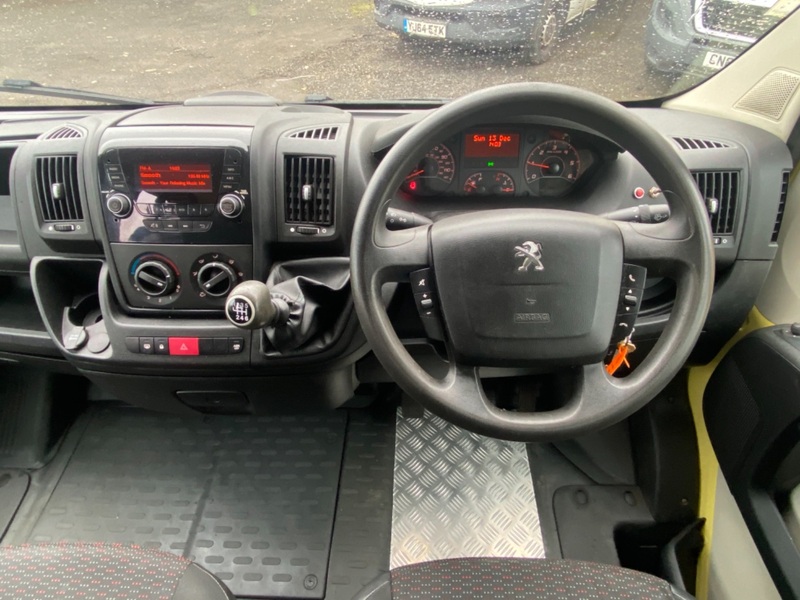 PEUGEOT BOXER Double Cab Dropside Tipper. 42000Miles 2014