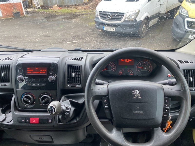 PEUGEOT BOXER Double Cab Dropside Tipper. 42000Miles 2014