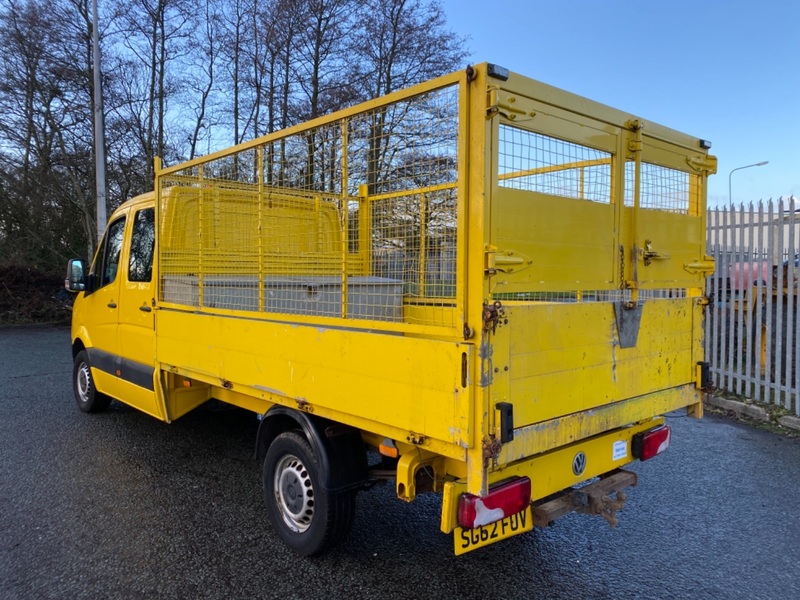 VOLKSWAGEN CRAFTER CR35 Double Cab Caged Tipper. 2012