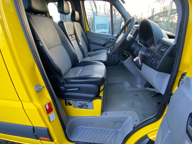 VOLKSWAGEN CRAFTER CR35 Double Cab Caged Tipper. 2012