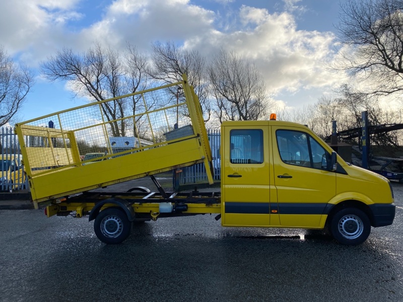 VOLKSWAGEN CRAFTER CR35 Double Cab Caged Tipper. 2012