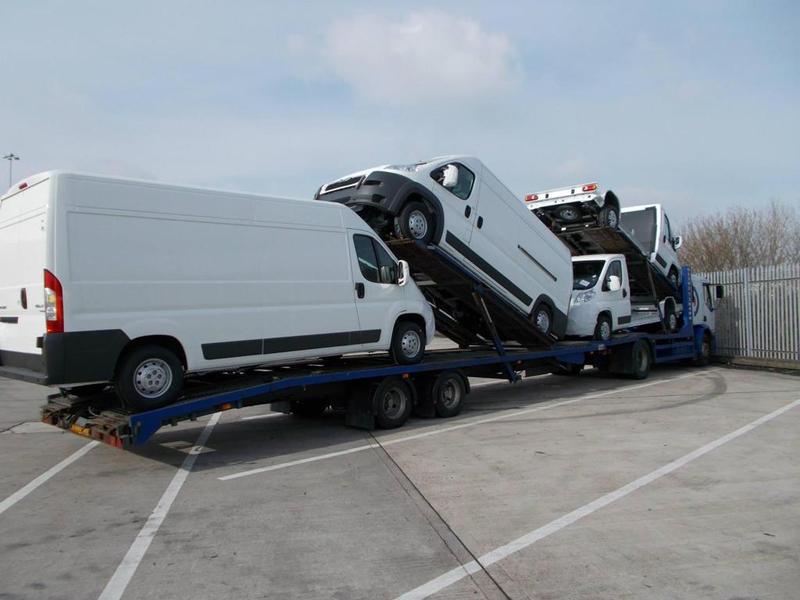 RENAULT PREMIUM 450.18 4X2 VAN CARRIER. 2008