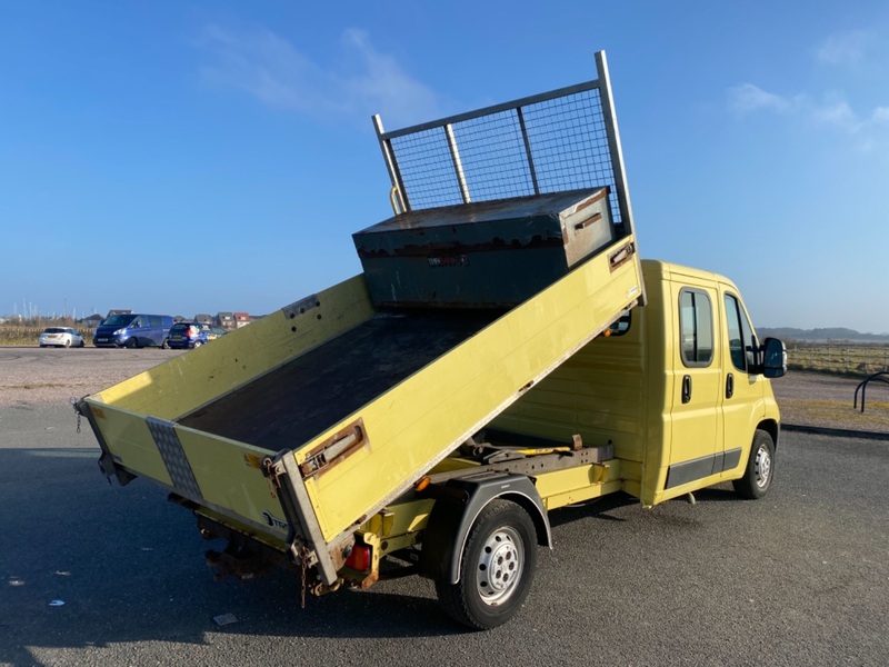 PEUGEOT BOXER Double Cab Dropside Tipper. 47650 Miles. 1 Owner. FSH 2014