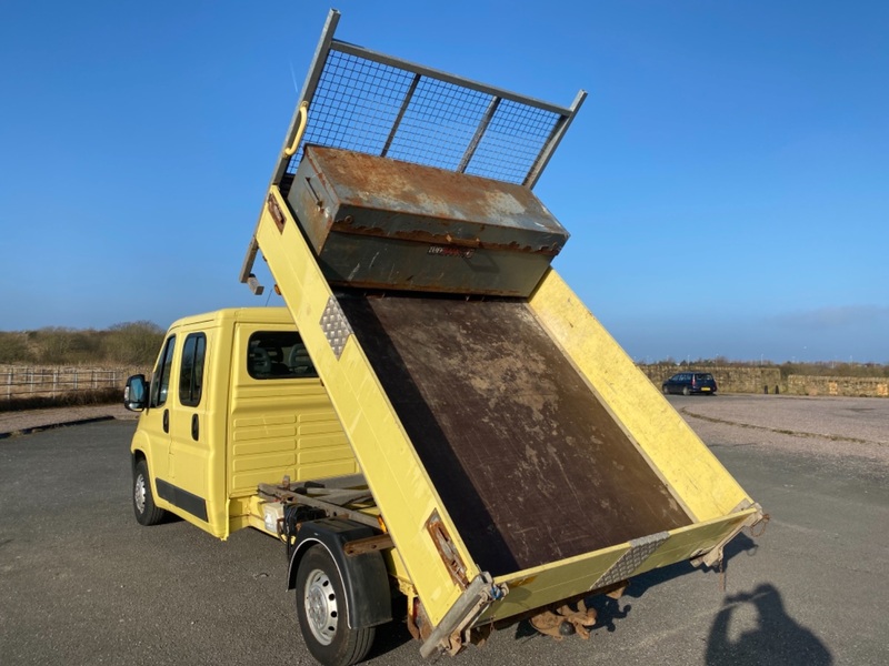 PEUGEOT BOXER Double Cab Dropside Tipper. 47650 Miles. 1 Owner. FSH 2014