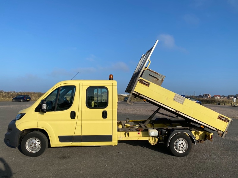 PEUGEOT BOXER Double Cab Dropside Tipper. 47650 Miles. 1 Owner. FSH 2014