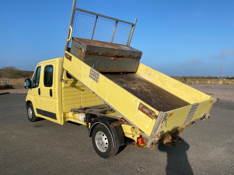 PEUGEOT BOXER Double Cab Dropside Tipper. 47650 Miles. 1 Owner. FSH 2014