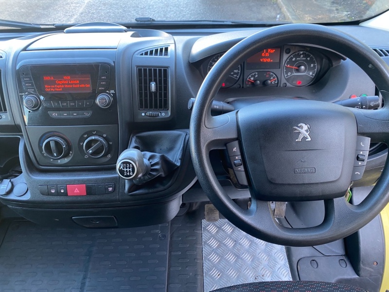 PEUGEOT BOXER Double Cab Dropside Tipper. 47650 Miles. 1 Owner. FSH 2014