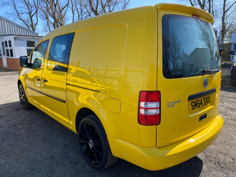 VOLKSWAGEN CADDY MAXI C20 Maxi Kombi Crew Van. 18 Alloys. Colour Coded. 56000 Miles. 2015