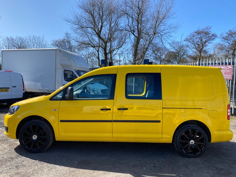 VOLKSWAGEN CADDY MAXI C20 Maxi Kombi Crew Van. 18 Alloys. Colour Coded. 56000 Miles. 2015